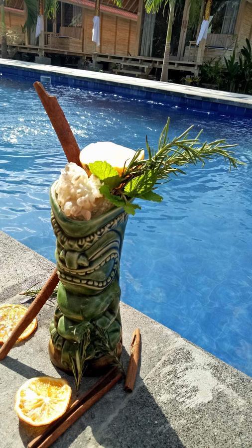 Tiki Bar And More レンボンガン島 エクステリア 写真