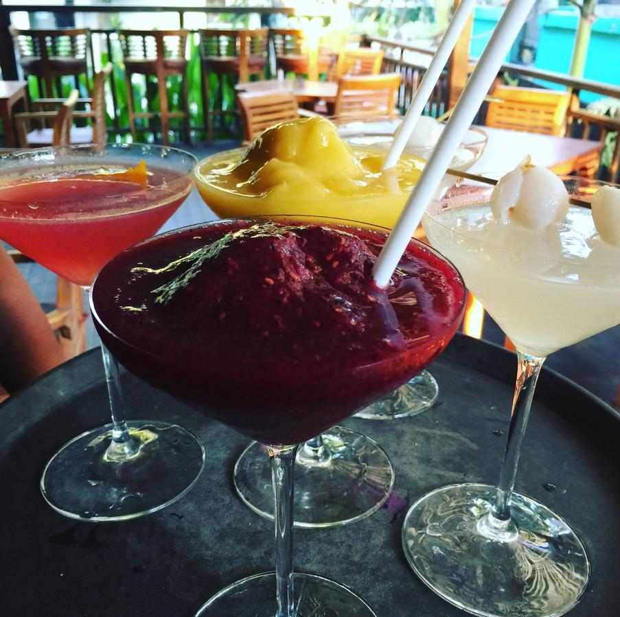Tiki Bar And More レンボンガン島 エクステリア 写真