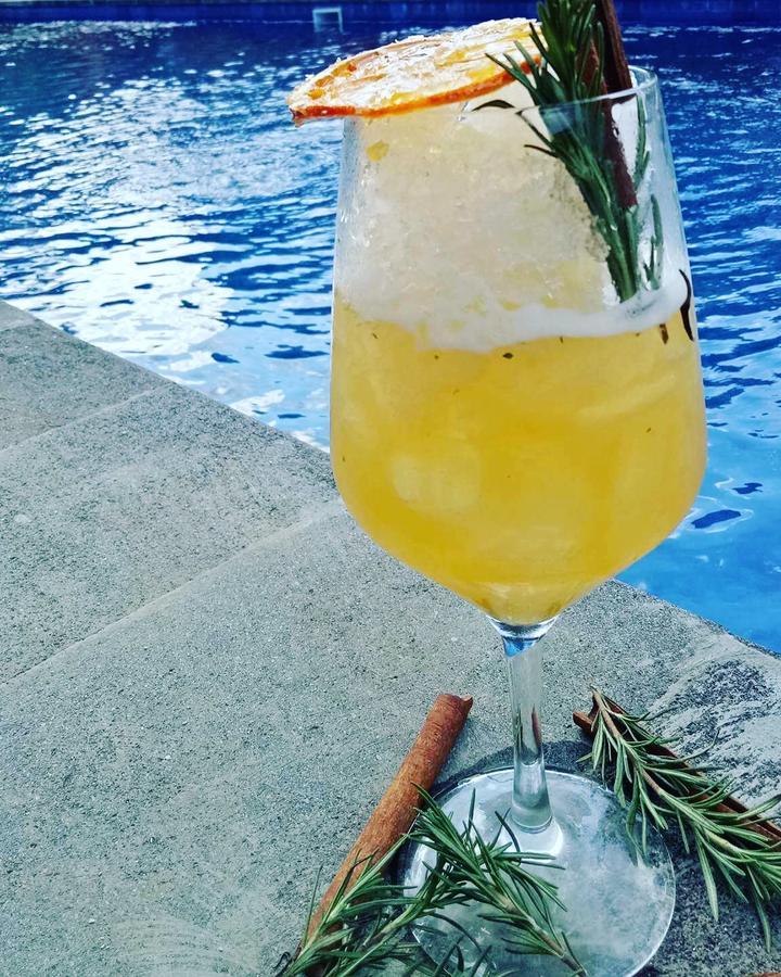 Tiki Bar And More レンボンガン島 エクステリア 写真