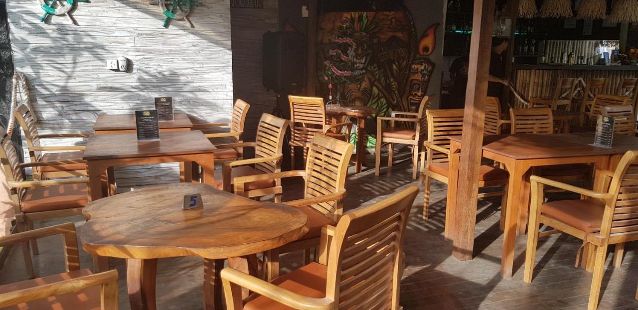 Tiki Bar And More レンボンガン島 エクステリア 写真