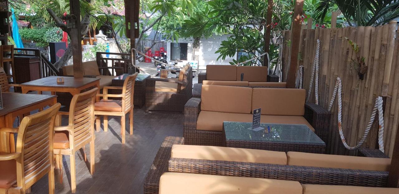 Tiki Bar And More レンボンガン島 エクステリア 写真